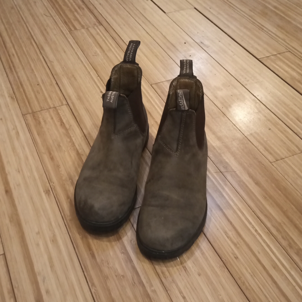 Blundstone Chelsea suede leather boots